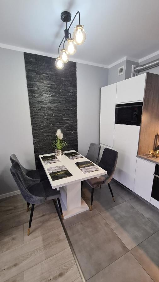 Apartament Deluxe 3 Apartment Oswiecim Bagian luar foto