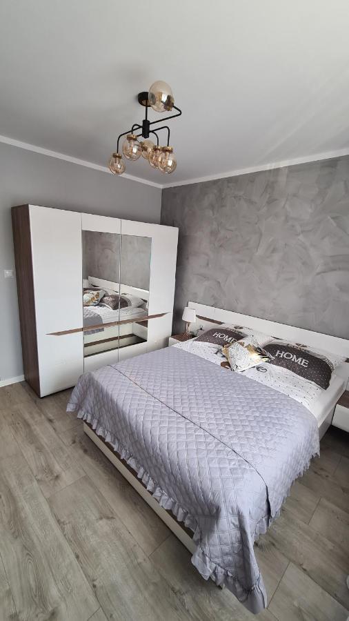 Apartament Deluxe 3 Apartment Oswiecim Bagian luar foto